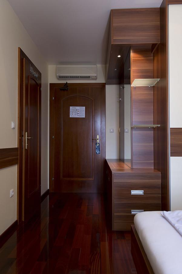 Hotel Pansion Maestral Novi Vinodolski Zewnętrze zdjęcie