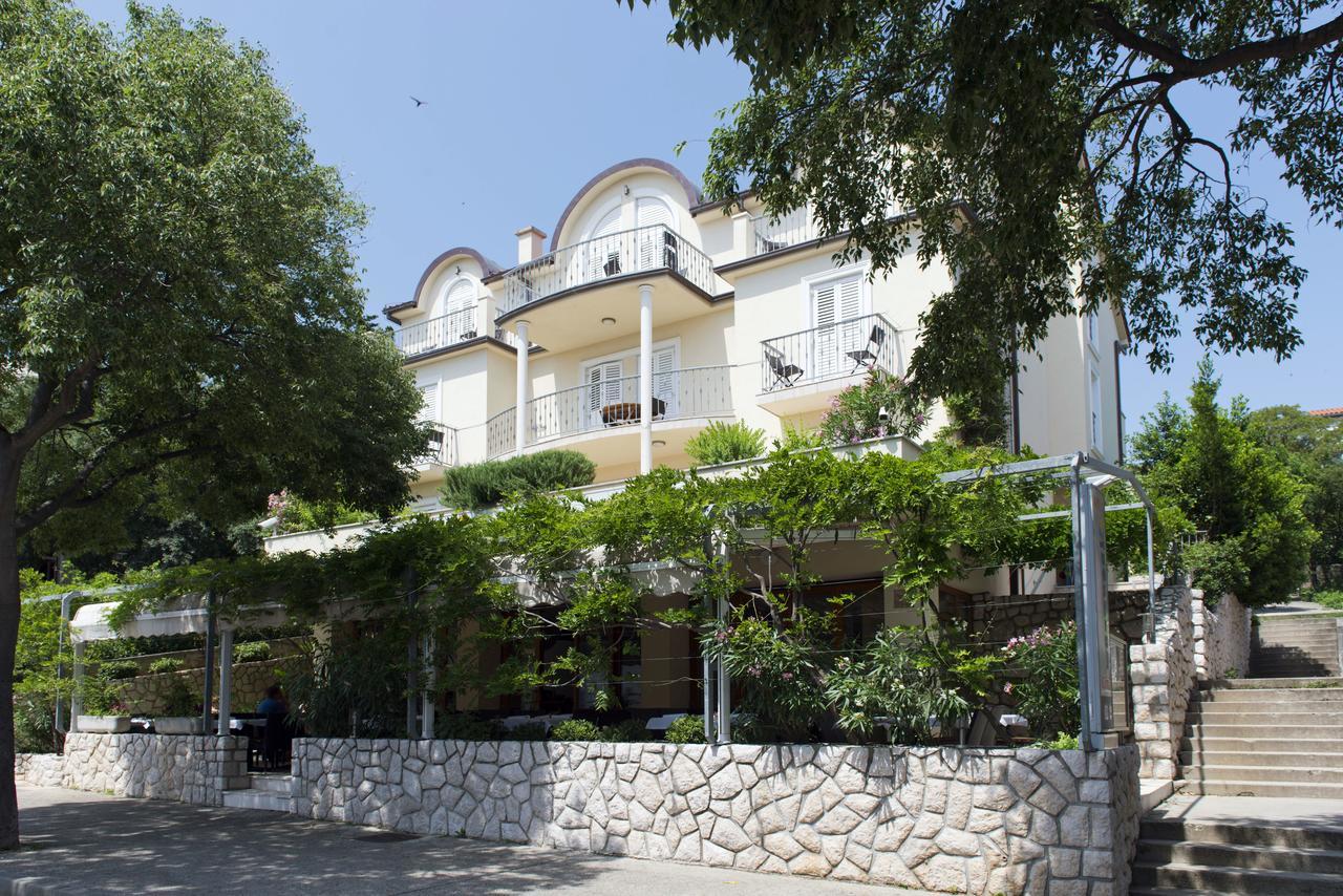 Hotel Pansion Maestral Novi Vinodolski Zewnętrze zdjęcie