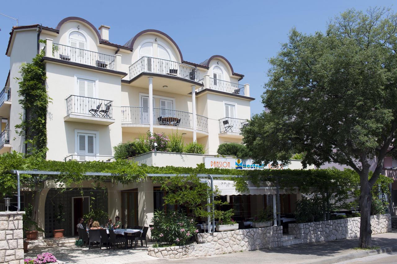Hotel Pansion Maestral Novi Vinodolski Zewnętrze zdjęcie