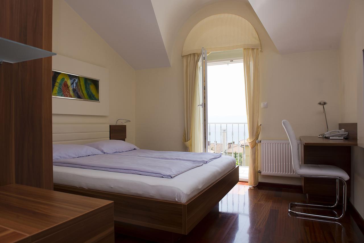 Hotel Pansion Maestral Novi Vinodolski Zewnętrze zdjęcie