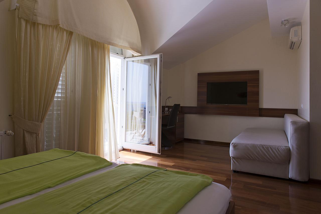 Hotel Pansion Maestral Novi Vinodolski Zewnętrze zdjęcie