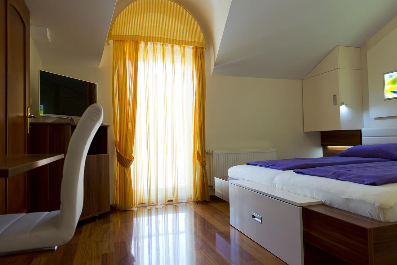 Hotel Pansion Maestral Novi Vinodolski Zewnętrze zdjęcie