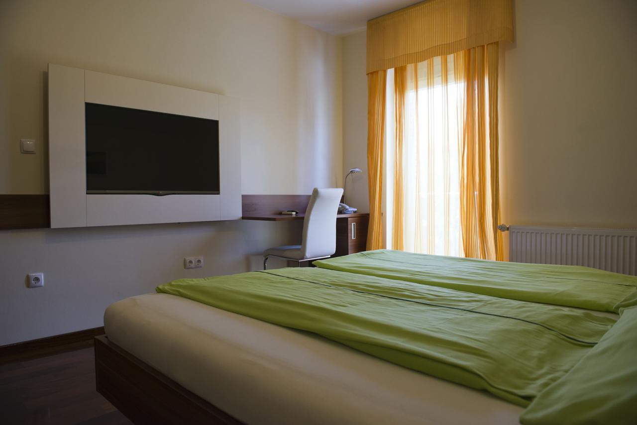 Hotel Pansion Maestral Novi Vinodolski Zewnętrze zdjęcie